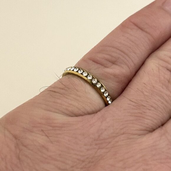 Gold Tone Ring with clear rhinestones, Size 6 Unisex - Picture 3 of 3